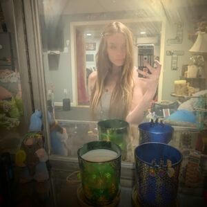 Meet your Posher, Lara